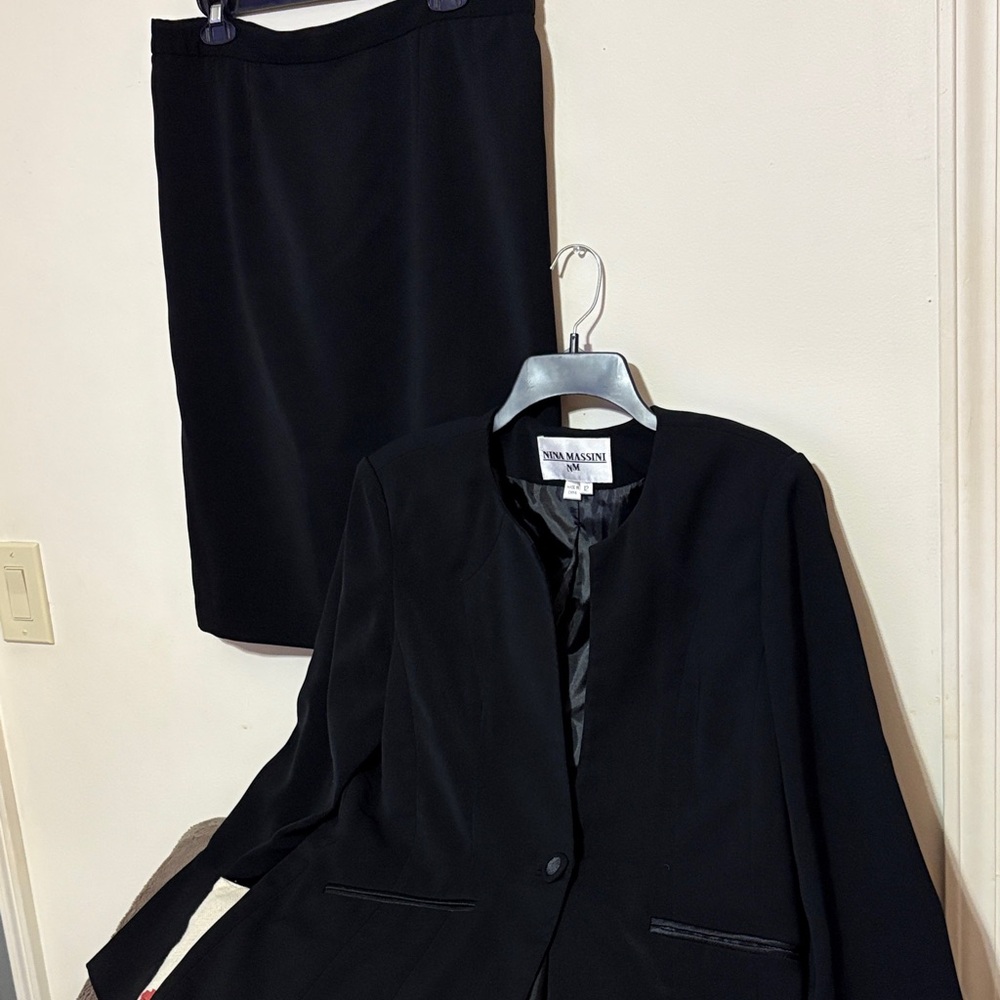 Women black skirt suit